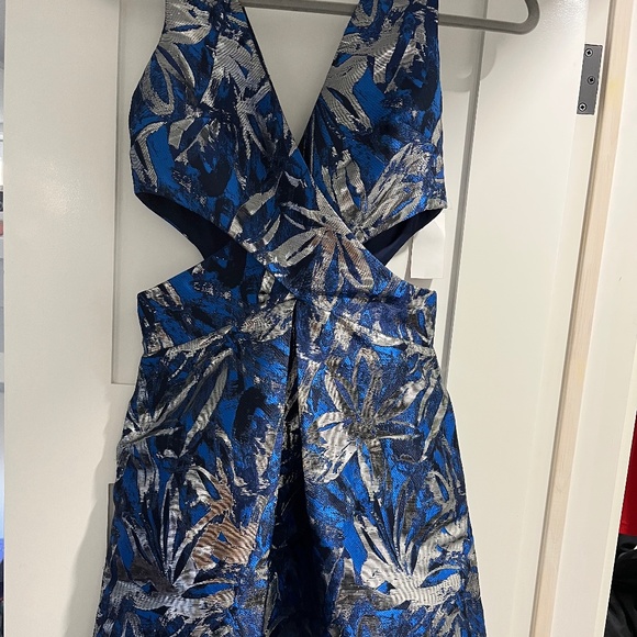 Dress with side cut outs - Picture 1 of 2